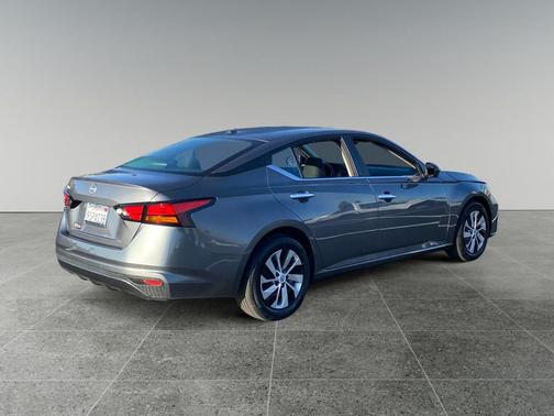 Gun Metallic 2025 Nissan Altima S FWD