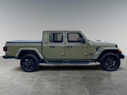 41 2025 Jeep Gladiator Nighthawk