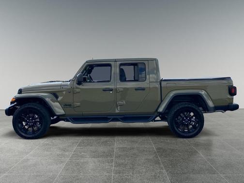 41 2025 Jeep Gladiator Nighthawk