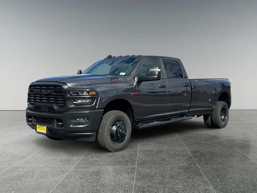 2026 RAM 3500 Tradesman Crew Cab 4x4 8' Box