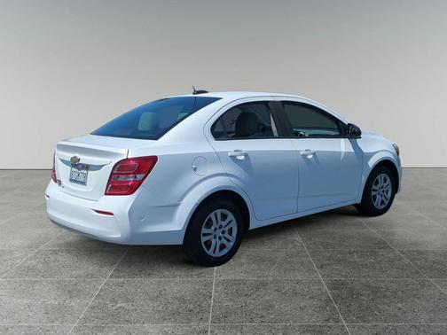 2017 Chevrolet Sonic LS