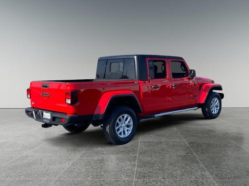 Firecracker Red Clearcoat 2023 Jeep Gladiator Sport S