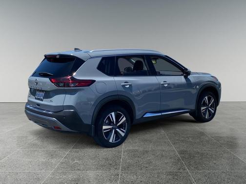 Boulder Gray Pearl 2022 Nissan Rogue SL