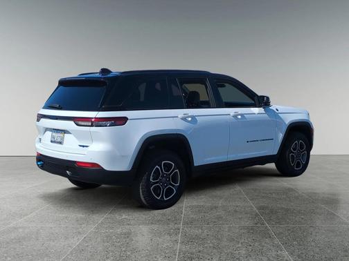 2023 Jeep Grand Cherokee 4xe Trailhawk