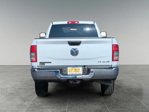 2023 RAM 2500 Big Horn Crew Cab 4x4 8' Box