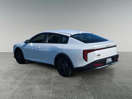 2025 Kia K4 LX