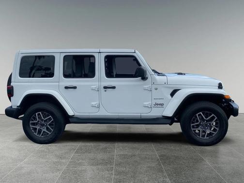 2024 Jeep Wrangler 4-Door Sahara 4x4
