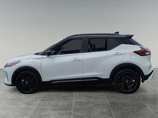 2021 Nissan Kicks SR