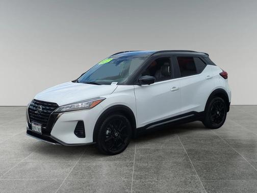 2021 Nissan Kicks SR