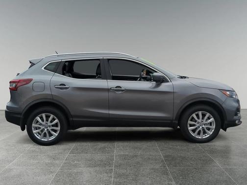 2022 Nissan Rogue Sport SV