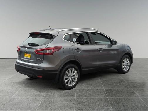 2022 Nissan Rogue Sport SV