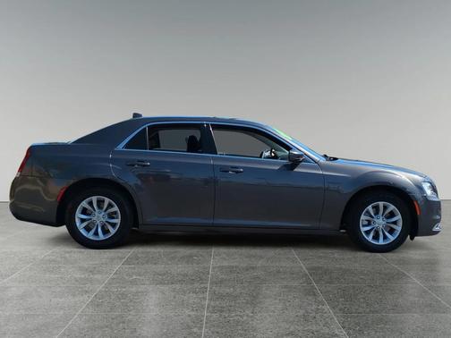 2023 Chrysler 300 Touring