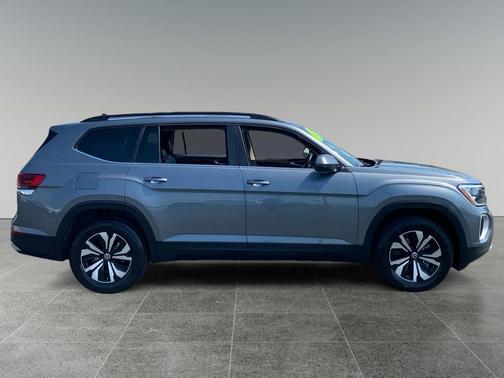 Platinum Gray 2025 Volkswagen Atlas 2.0T SE