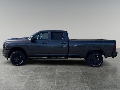 2026 RAM 2500 Black Express Crew Cab 4x4 8' Box