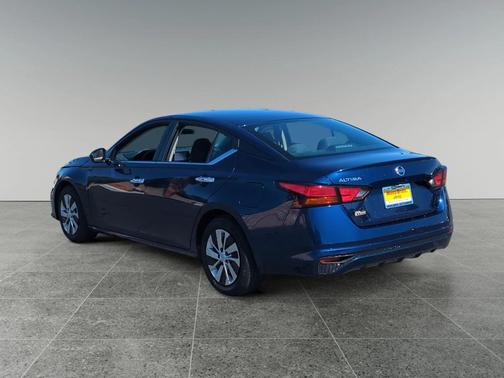 2022 Nissan Altima S FWD