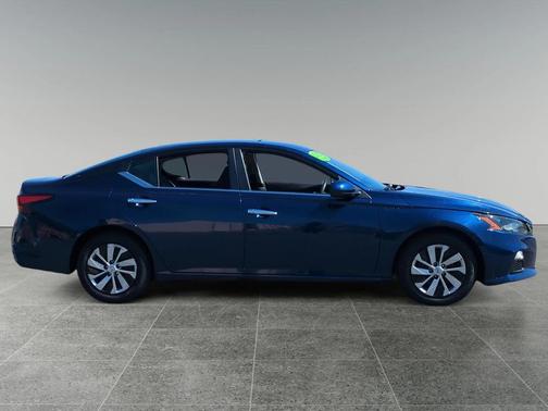 2022 Nissan Altima S FWD