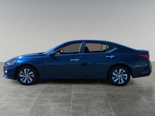 2022 Nissan Altima S FWD