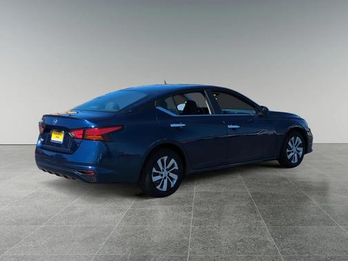 2022 Nissan Altima S FWD