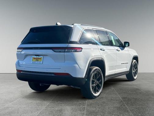2026 Jeep Grand Cherokee Altitude