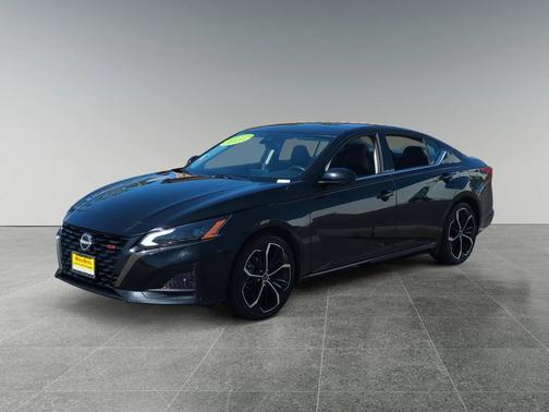 2023 Nissan Altima SR FWD