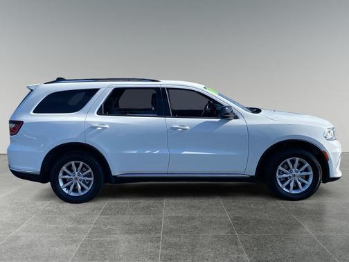 White Knuckle Clearcoat 2023 Dodge Durango SXT RWD