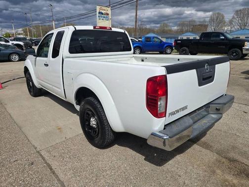 Glacier White 2015 Nissan Frontier S