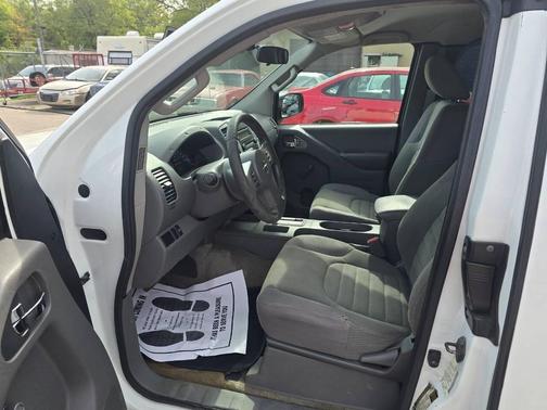 Glacier White 2015 Nissan Frontier S