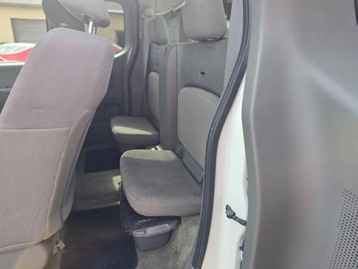 Glacier White 2015 Nissan Frontier S