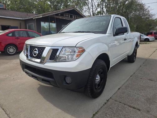 Glacier White 2015 Nissan Frontier S