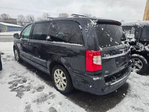 2013 Chrysler Town & Country Touring