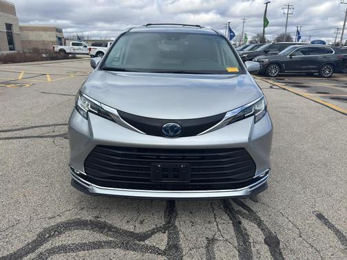 2022 Toyota Sienna XLE