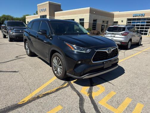 Midnight Black Metallic 2021 Toyota Highlander Hybrid Platinum