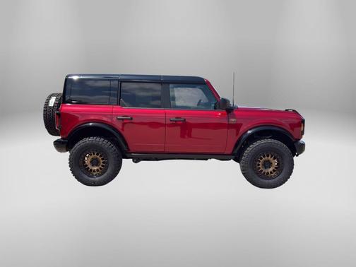 RUBY RED MET TNTD CLEARCOAT 2025 Ford Bronco Badlands