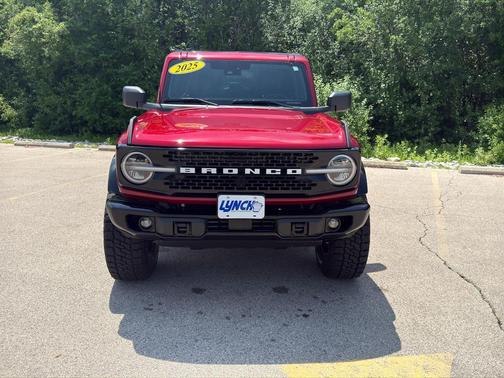 RUBY RED MET TNTD CLEARCOAT 2025 Ford Bronco Badlands