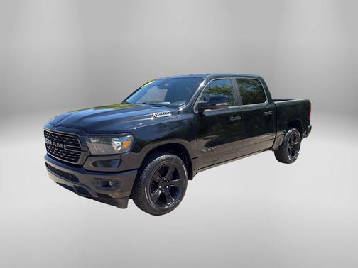 Diamond Black Crystal Pearlcoat 2023 RAM 1500 Big Horn/Lone Star
