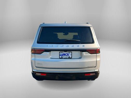 2022 Jeep Wagoneer Series III 4x4