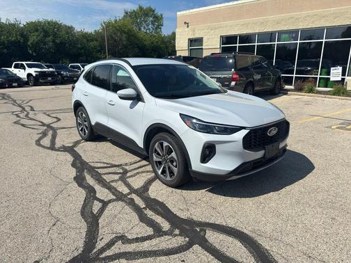 Space Silver Metallic 2025 Ford Escape Platinum