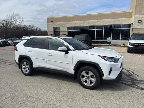 Super White 2019 Toyota RAV4 XLE