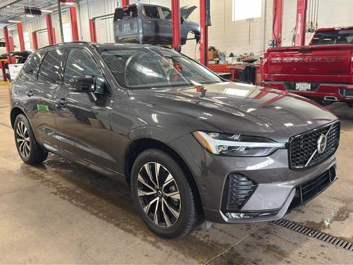 2025 Volvo XC60 B5 Plus