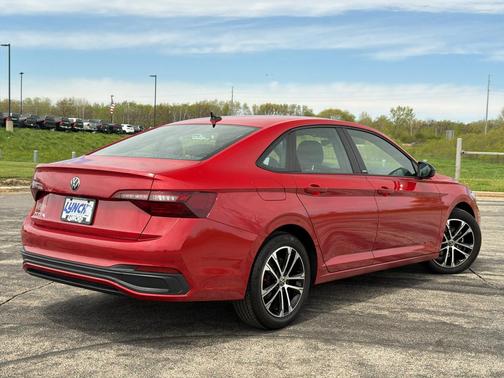Kings Red Metallic 2024 Volkswagen Jetta 1.5T Sport
