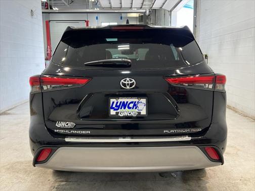 2023 Toyota Highlander Platinum