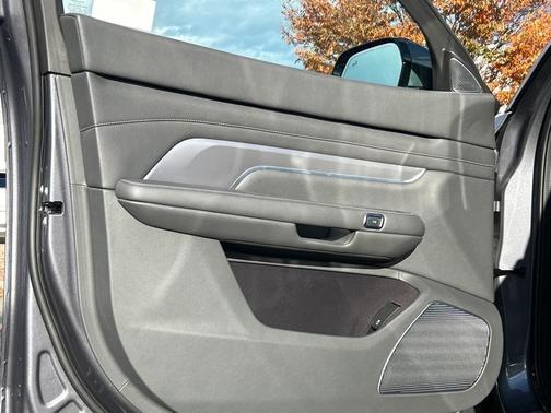 2024 VinFast VF 9 Plus