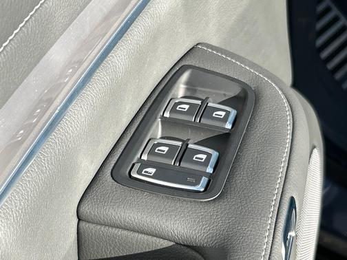 2024 VinFast VF 9 Plus