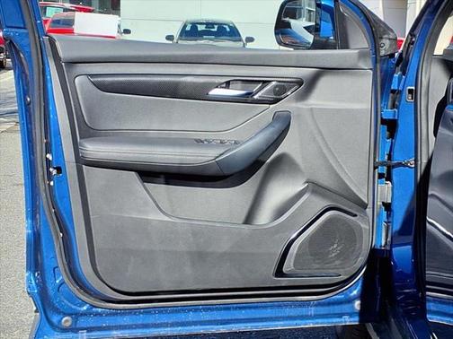 2025 VinFast VF 8 Eco