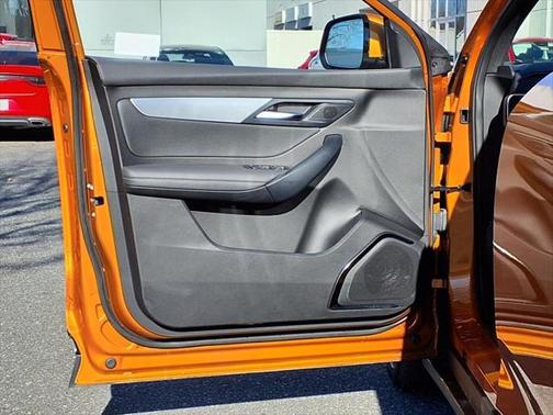 2025 VinFast VF 8 Plus