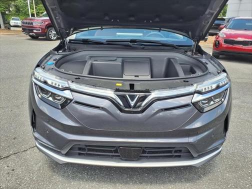 2025 VinFast VF 8 Plus