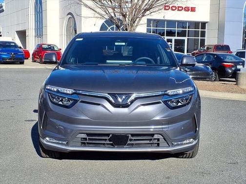 2025 VinFast VF 8 Plus