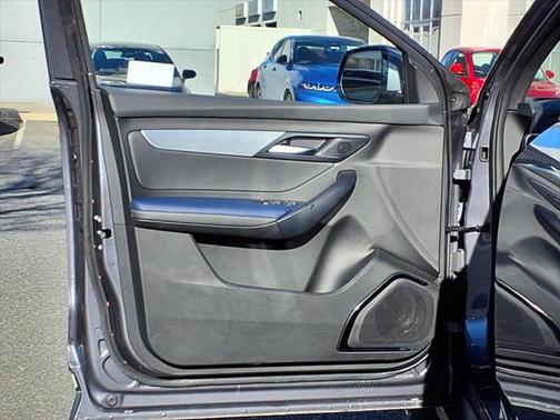 2025 VinFast VF 8 Plus