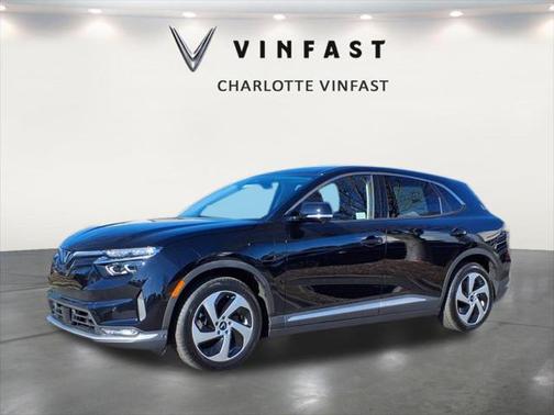 2025 VinFast VF 8 Eco