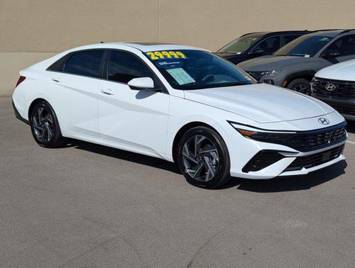 2025 Hyundai ELANTRA SEL
